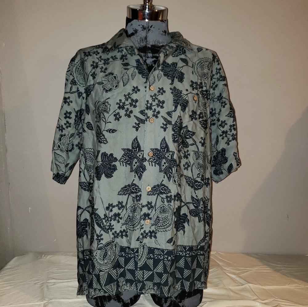 Roundtree and Yourke Hawaiian shirt Large